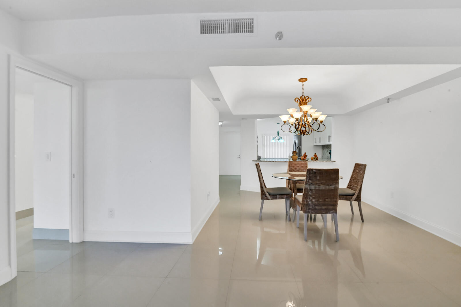 9220 Southwest 14th Street, Unit 3507 Boca Raton, FL 33428 - Photo 8 of 25 07 Dining room 02