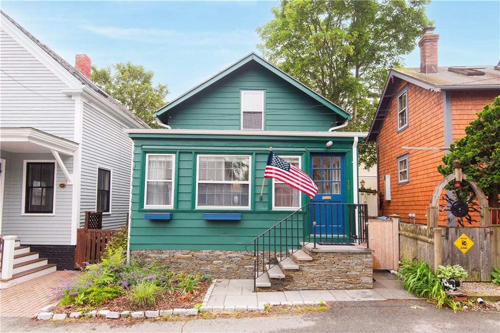 12 Maitland Court Newport, RI 02840 - Photo 2 of 26