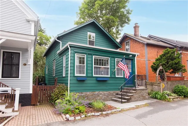 $3,000 | 12 Maitland Court, Newport, RI 02840