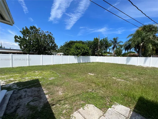$2,000 | 1011 Northeast Bianca, Palm Bay, FL 32905