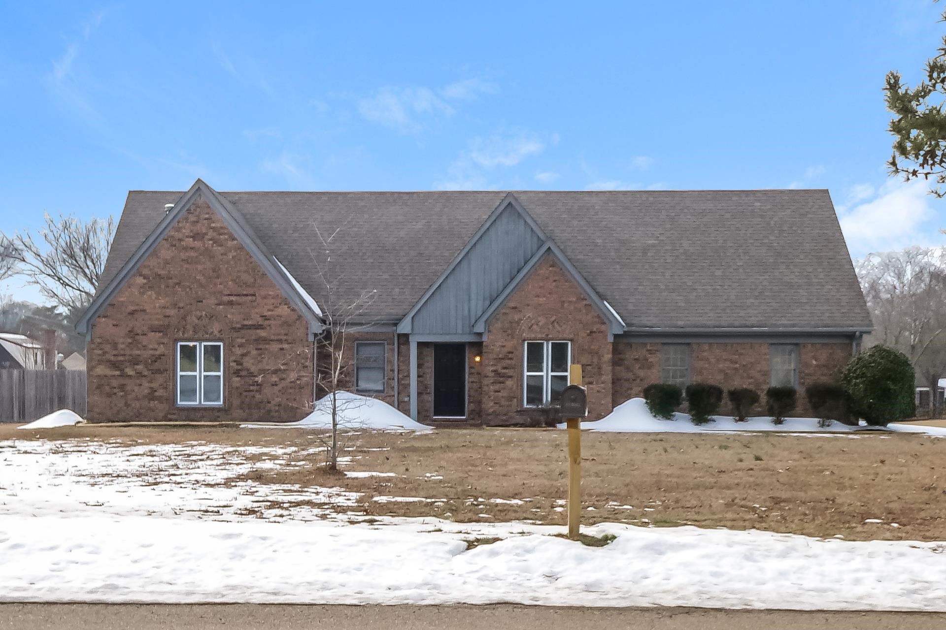 675 South Collierville Arlington Road Collierville, TN 38017 - Photo 15 of 17 View of front of house with brick siding