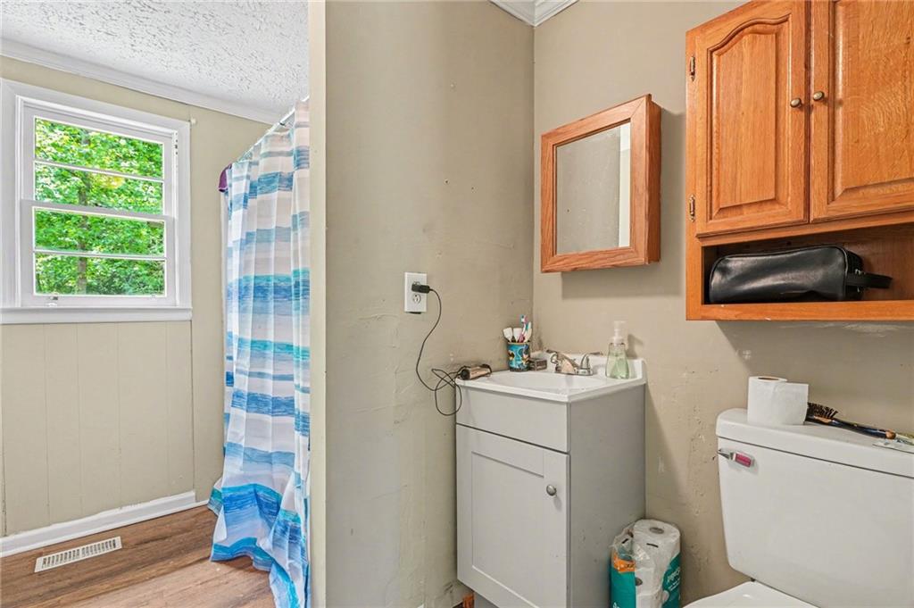 137 Taylor Road Jackson, GA 30233 - Photo 11 of 23 a utility room with sink dryer and washer