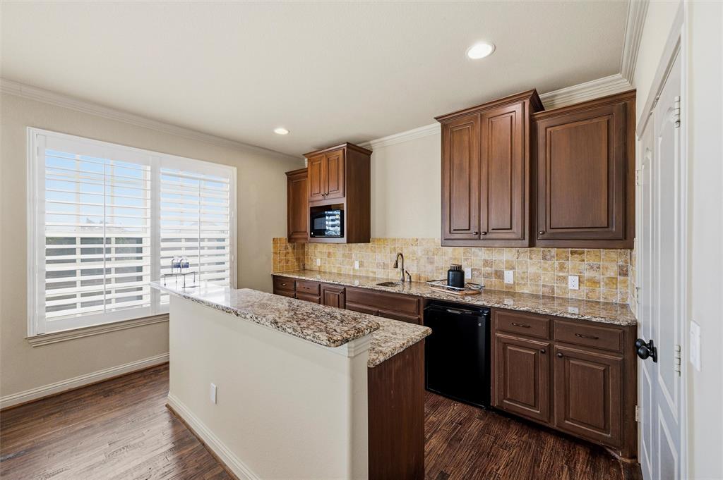 563 Rockingham Drive Irving, TX 75063 - Photo 12 of 33