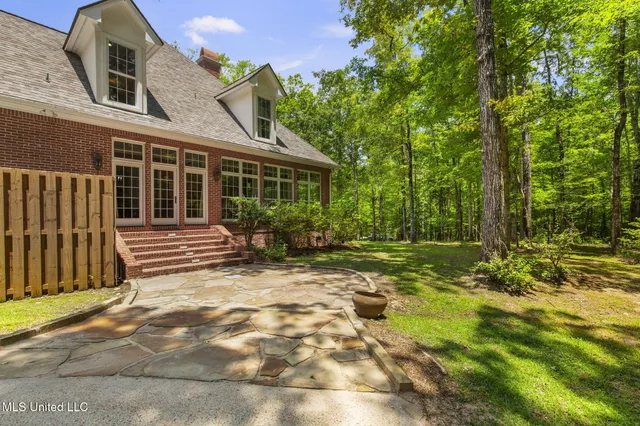 $1,150,000 | 169 Pine Hill Drive, Brandon, MS 39042