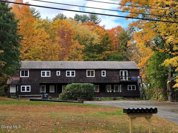 $1,200 | 827 Highway 9, Unit 6, Schroon, NY 12870