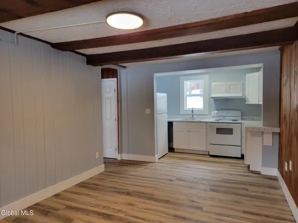 $1,200 | 827 Highway 9, Unit 6, Schroon, NY 12870