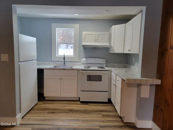 $1,200 | 827 Highway 9, Unit 6, Schroon, NY 12870