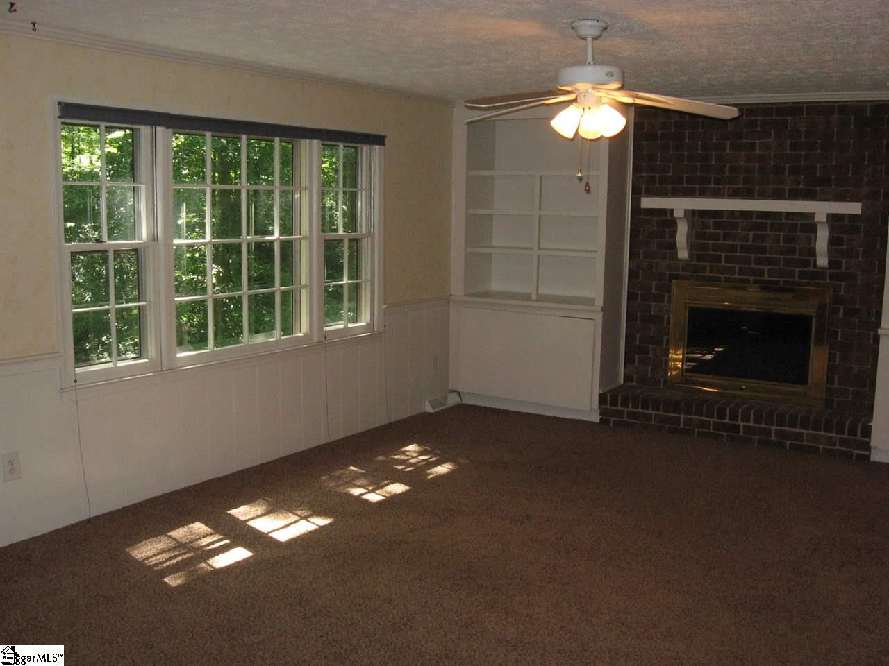 105 Cobblestone Road Greenville, SC 29615 - Photo 4 of 21 Gallery Image 4