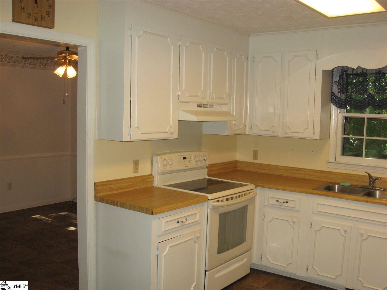105 Cobblestone Road Greenville, SC 29615 - Photo 9 of 21 Gallery Image 9
