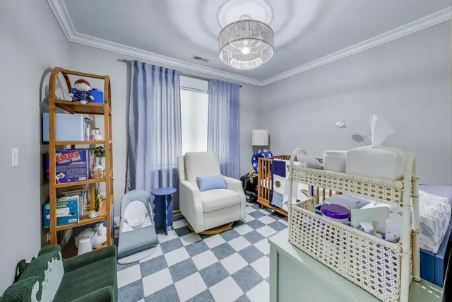 $840,000 | 735 West Brompton Avenue, Unit 2E, Chicago, IL 60657