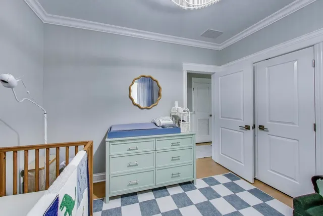 $840,000 | 735 West Brompton Avenue, Unit 2E, Chicago, IL 60657