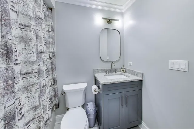 $840,000 | 735 West Brompton Avenue, Unit 2E, Chicago, IL 60657