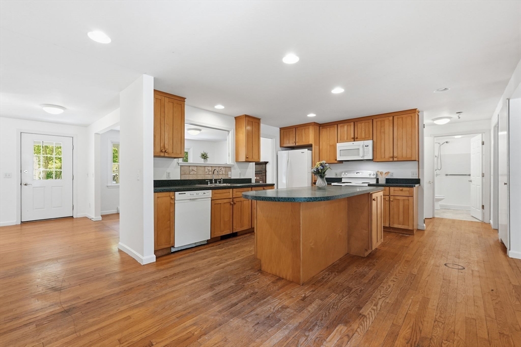 28 Hulst Road Amherst, MA 01002 - Photo 14 of 42