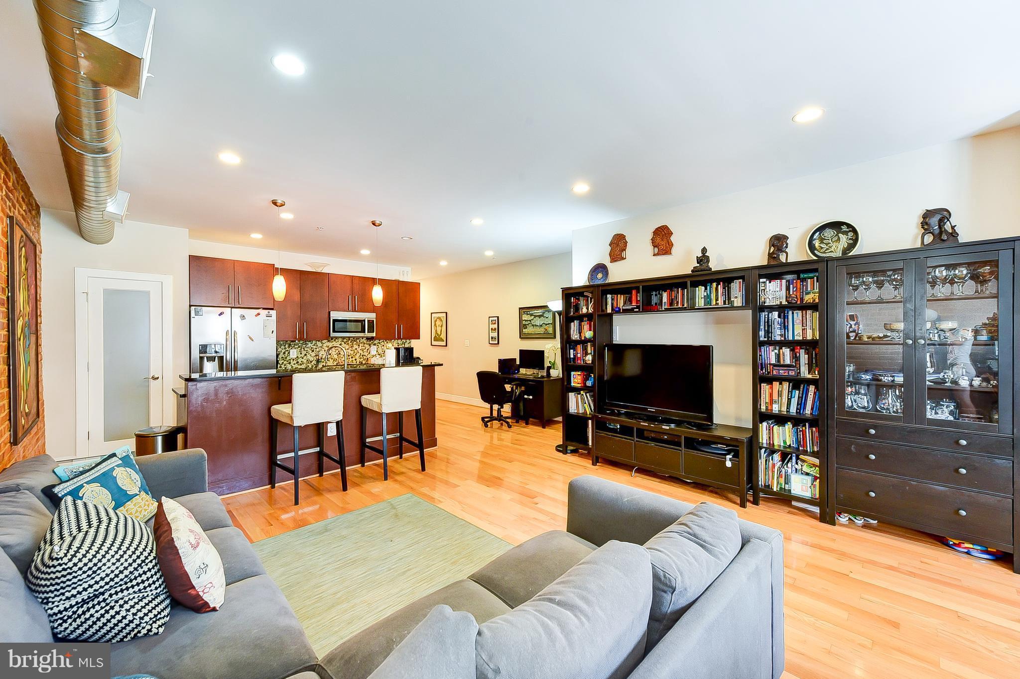 2444 Ontario Road Northwest, Unit 2 Washington, DC 20009 - Photo 5 of 25 Living Room