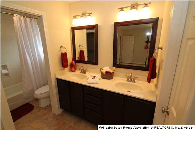 7841 Director Drive Baton Rouge, LA 70817 - Photo 6 of 11 Gallery Image 6