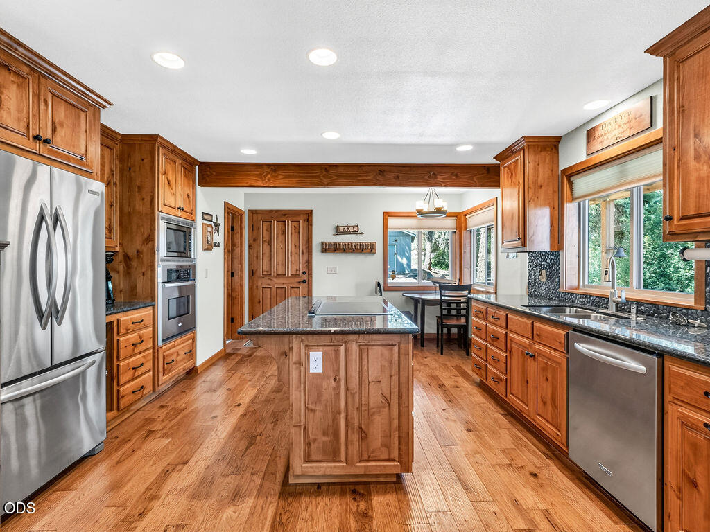 27458 Rocky Point Road Klamath Falls, OR 97601 - Photo 6 of 33