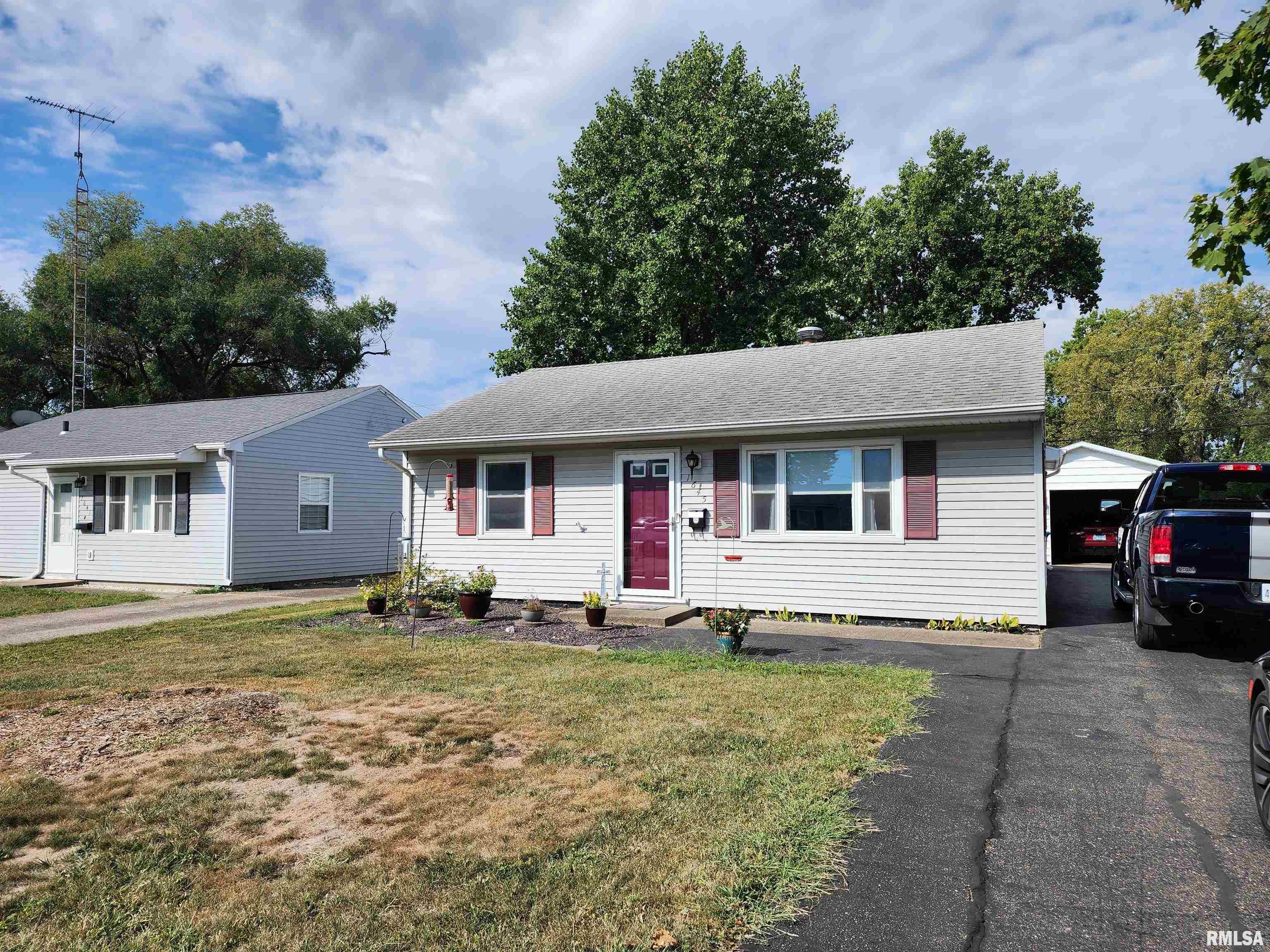 1645 North 21st Street Springfield, IL 62702 - Photo 1 of 22