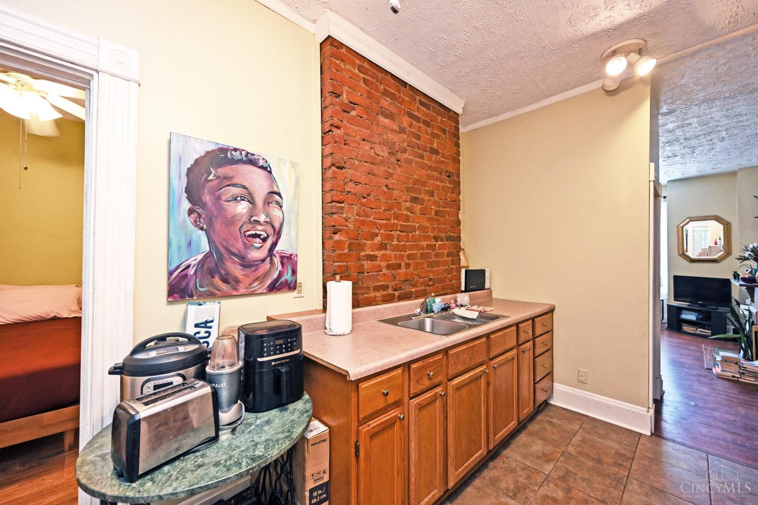 1520 William Howard Taft Road Cincinnati, OH 45206 - Photo 32 of 43