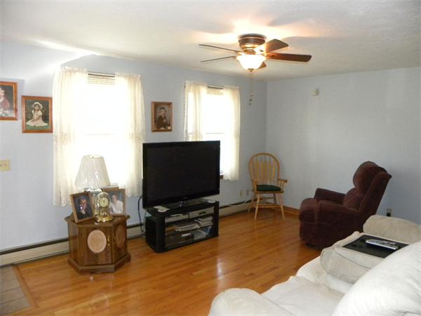 102 Smith Road Charlton, MA 01507 - Photo 6 of 28 Gallery Image 6