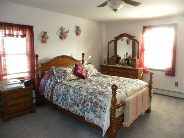 102 Smith Road Charlton, MA 01507 - Photo 8 of 28 Gallery Image 8