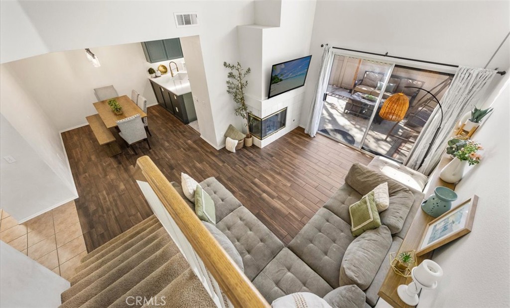 13077 Vía Salvia Riverside, CA 92503 - Photo 6 of 41