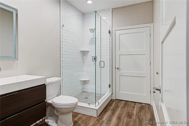 $429,900 | 1 Riverpointe Plaza, Unit 1107, Jeffersonville, IN 47130