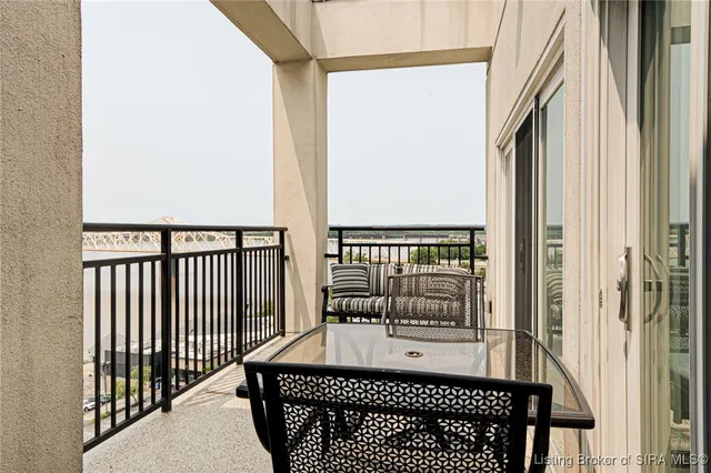 $429,900 | 1 Riverpointe Plaza, Unit 1107, Jeffersonville, IN 47130