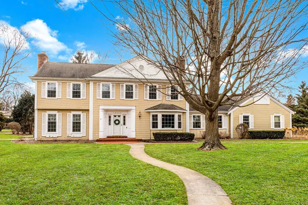 18665 Le Chateau Drive, Brookfield, WI 53045