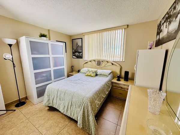 $2,400 | 8201 Northwest 8th Street, Unit 1509, Miami, FL 33126