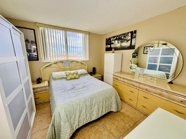 $2,400 | 8201 Northwest 8th Street, Unit 1509, Miami, FL 33126