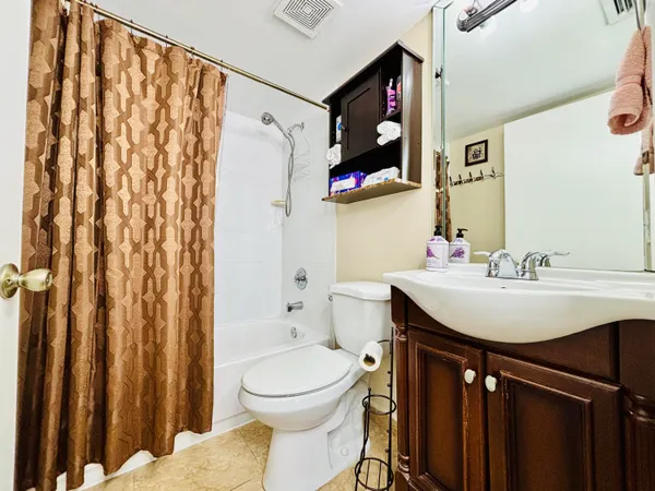 $2,400 | 8201 Northwest 8th Street, Unit 1509, Miami, FL 33126