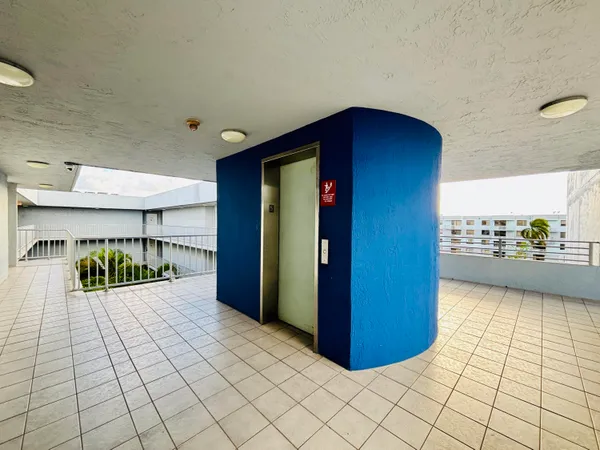 $2,400 | 8201 Northwest 8th Street, Unit 1509, Miami, FL 33126