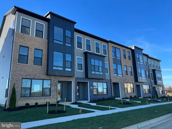 $669,990 | 127 Summit Point Boulevard, Unit 12J, Bowie, MD 20716