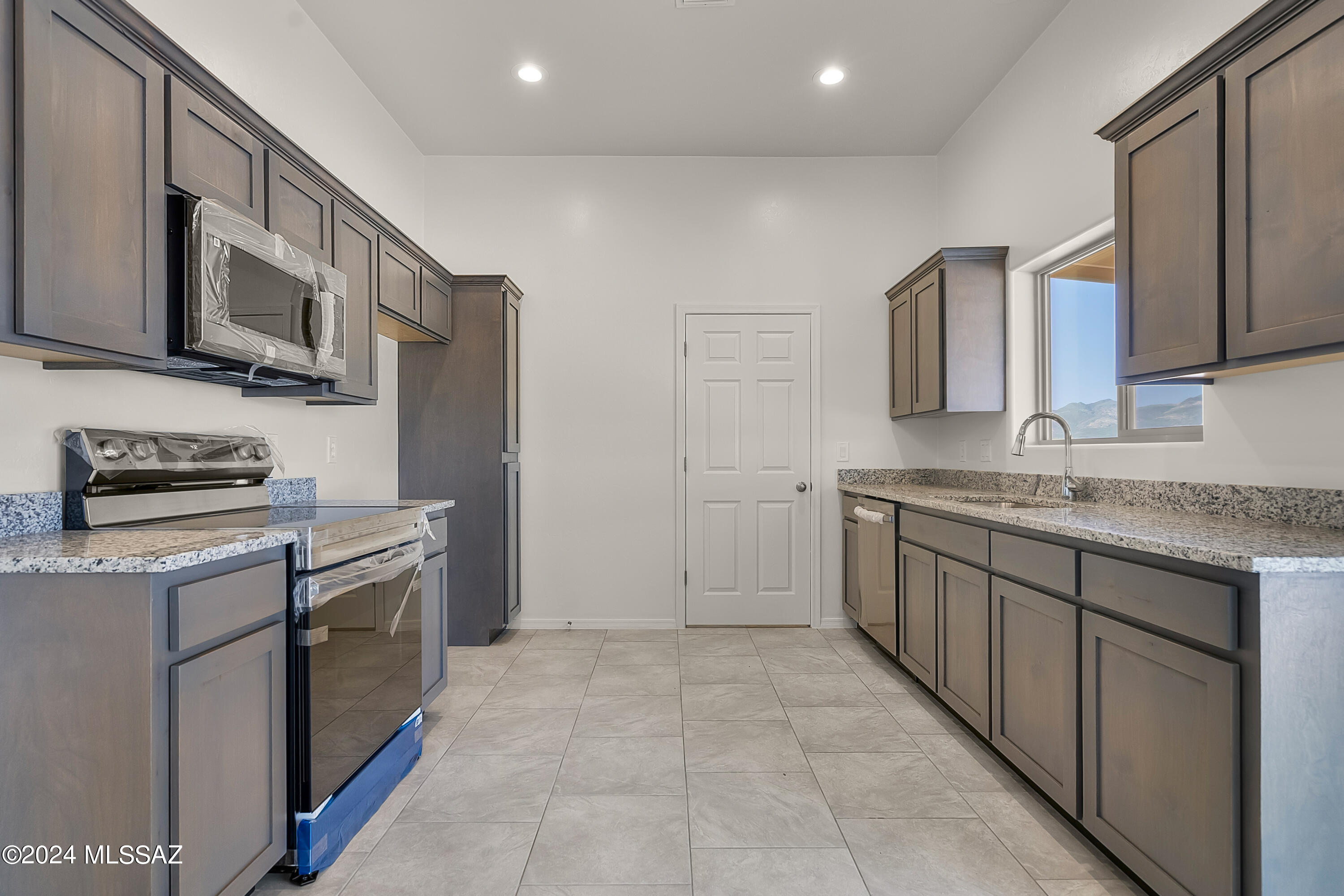 1661 Círculo Ballena Rio Rico, AZ 85648 - Photo 12 of 26