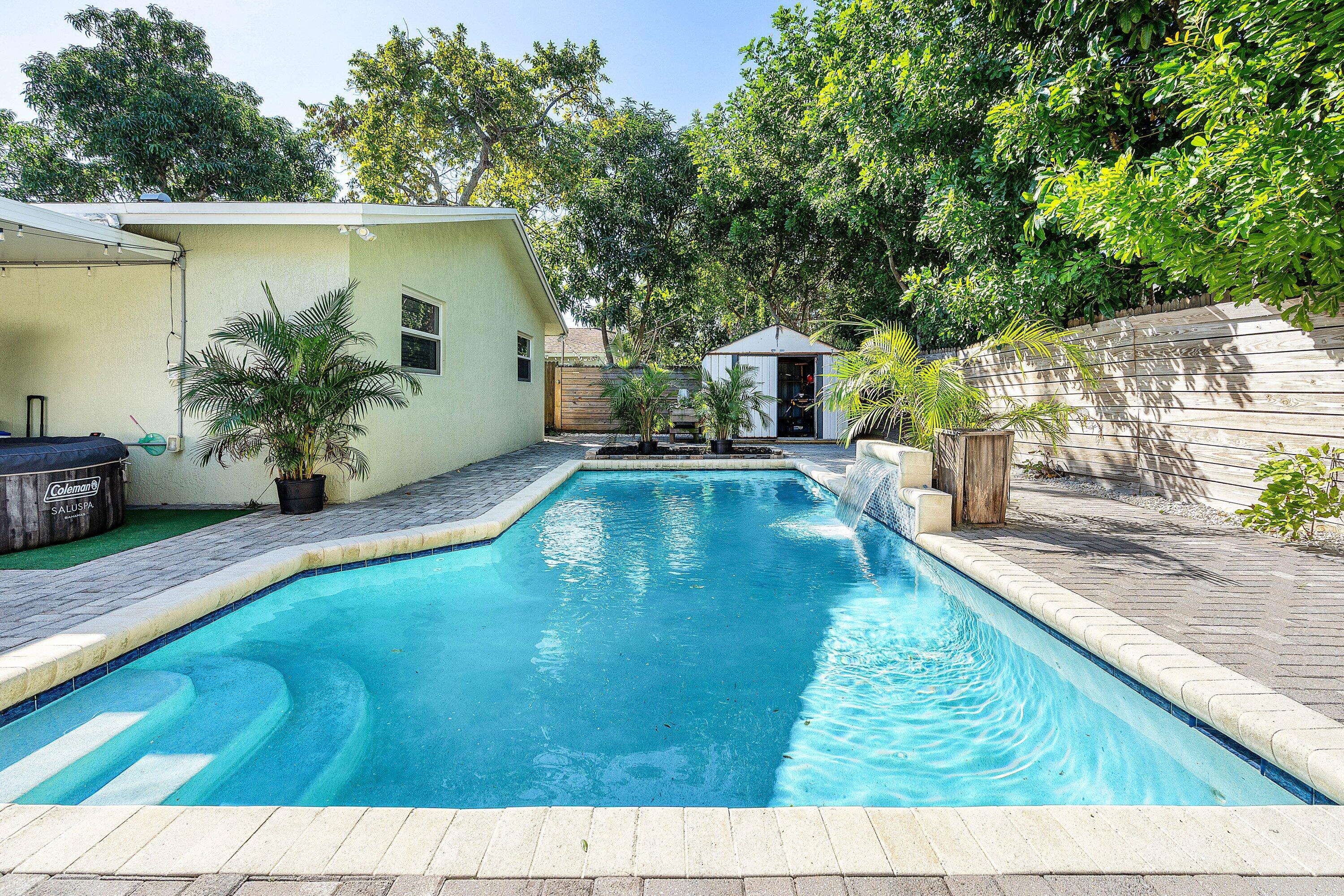 22207 Southwest 65th Terrace Boca Raton, FL 33428 - Photo 23 of 27 a view of a backyard