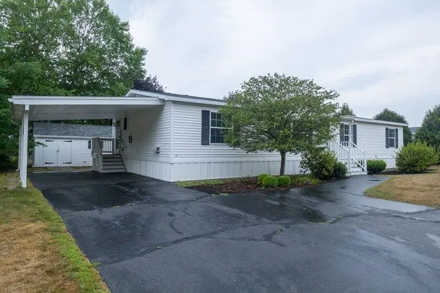 $319,900 | 51 Constitution Way, Dover, NH 03820
