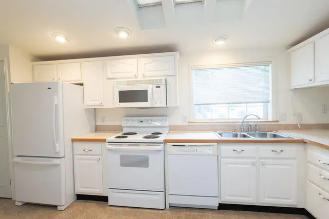 $319,900 | 51 Constitution Way, Dover, NH 03820