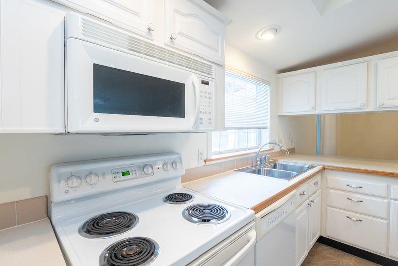 51 Constitution Way Dover, NH 03820 - Photo 10 of 38