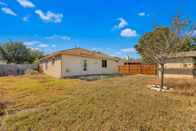 $185,000 | 500 Mitchell Drive, Hutto, TX 78634