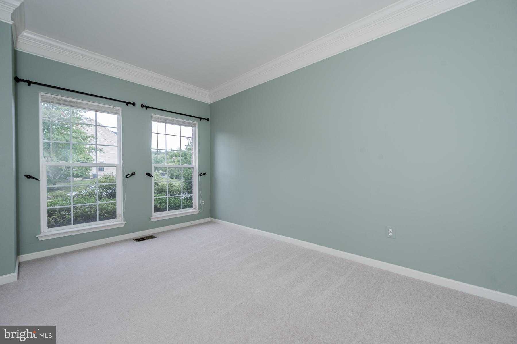 9916 Farm Pond Road Laurel, MD 20708 - Photo 4 of 45