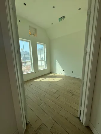 a view of empty room with window