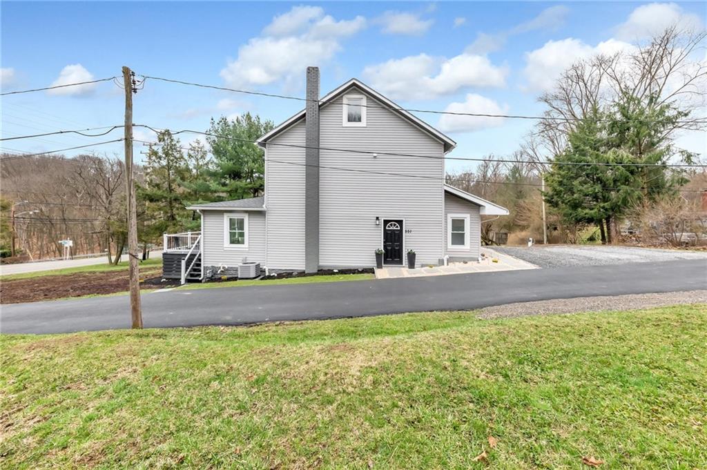 551 Thompson Run Road Pittsburgh, PA 15237 - Photo 3 of 25
