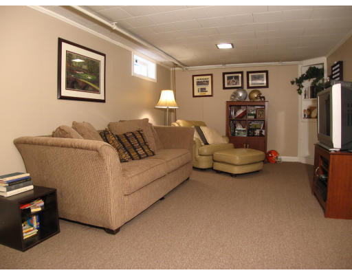 33 Sunrise Road Westwood, MA 02090 - Photo 4 of 8 Gallery Image 4