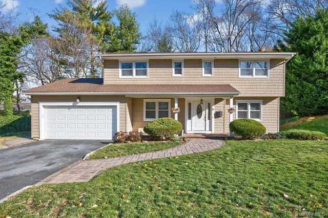 $6,250 | 8 Blueberry Lane, Oyster Bay, NY 11771