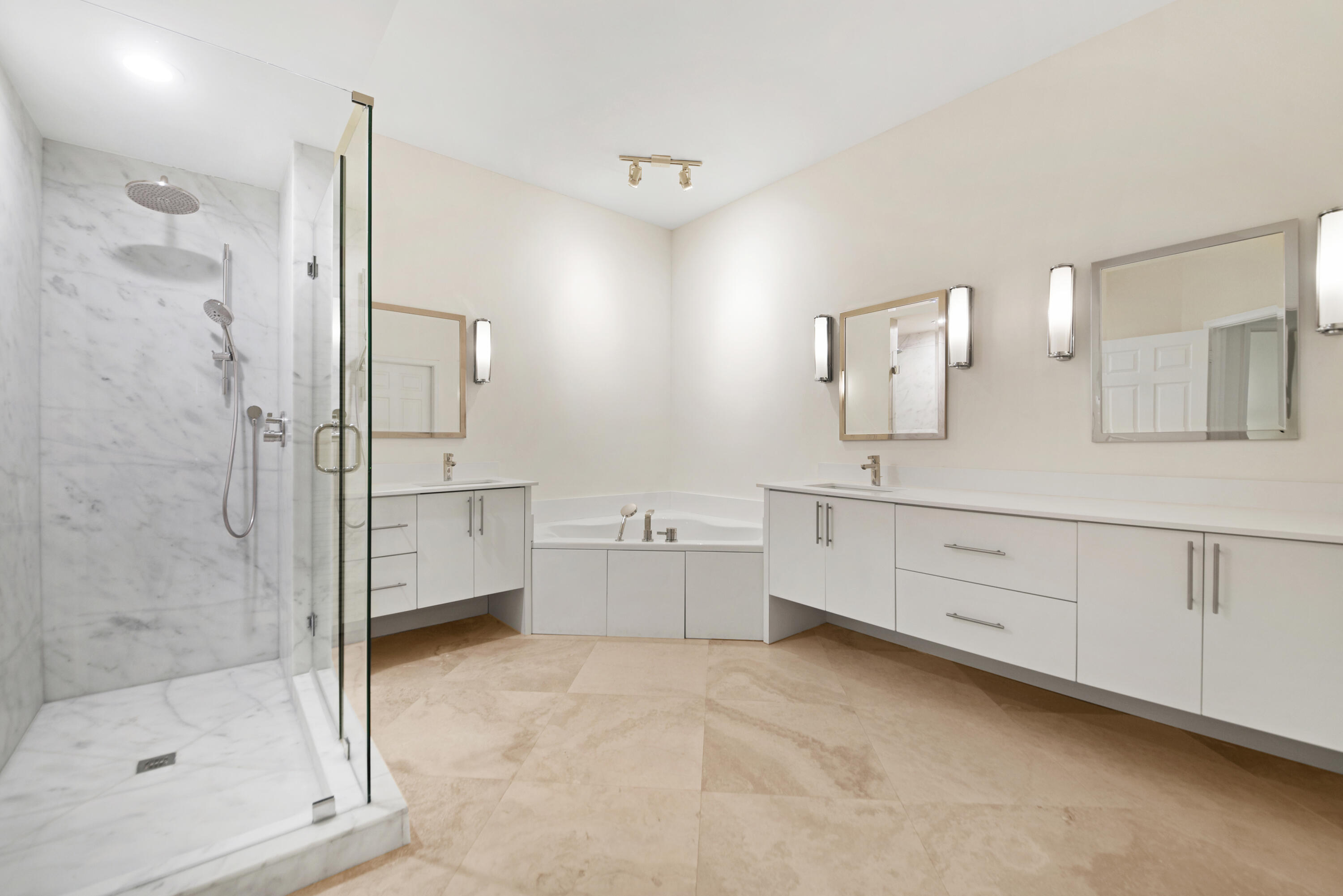 5111 North Ocean Boulevard, Unit C Ocean Ridge, FL 33435 - Photo 14 of 30 Primary Bath