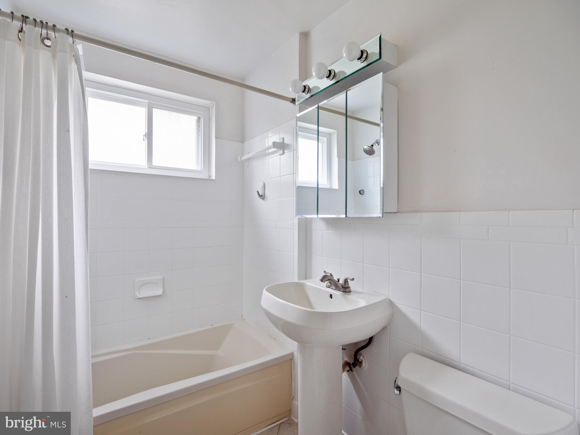 4114 Davis Place Northwest, Unit 111 Washington, DC 20007 - Photo 19 of 31