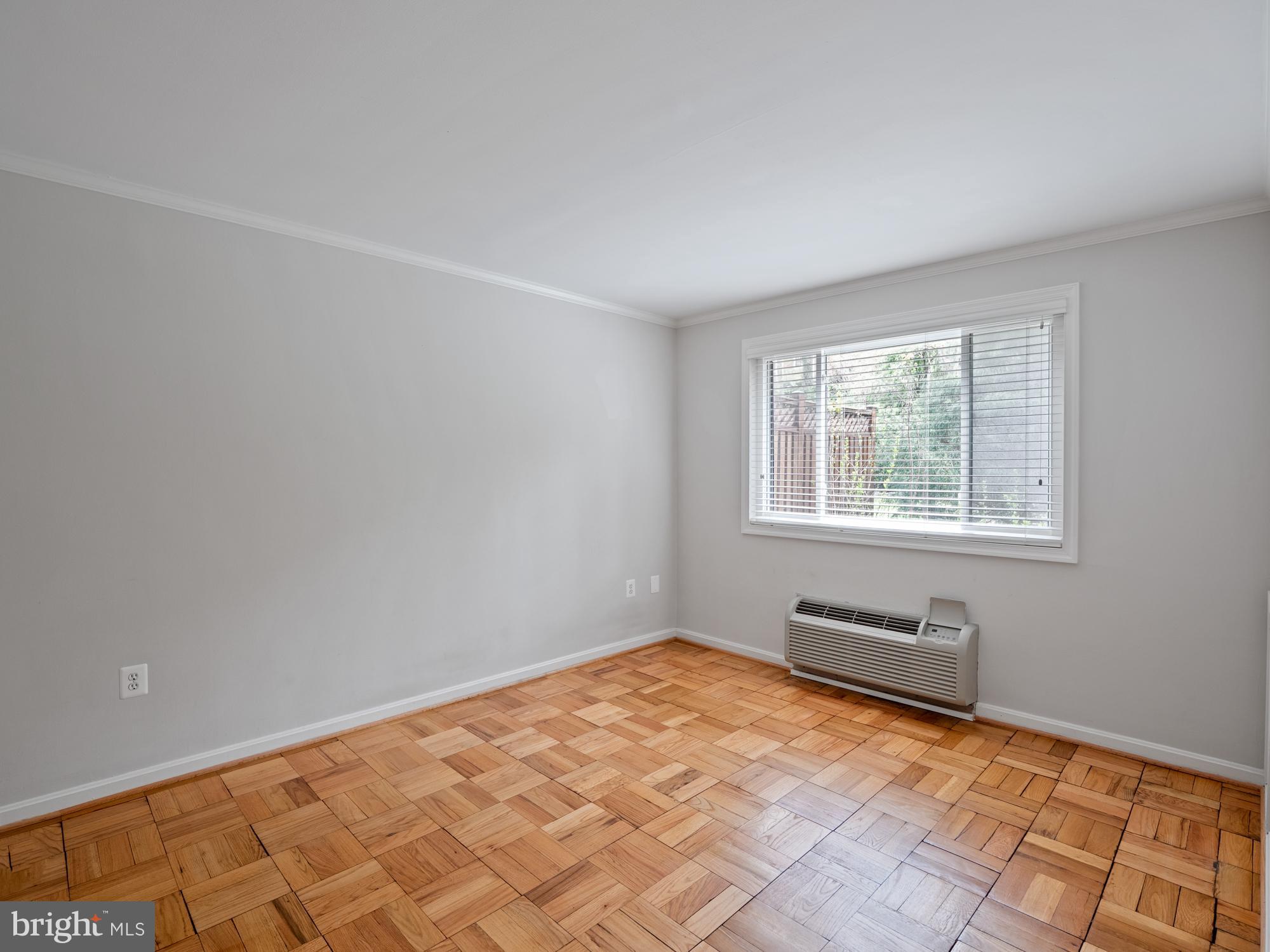 4114 Davis Place Northwest, Unit 111 Washington, DC 20007 - Photo 23 of 31