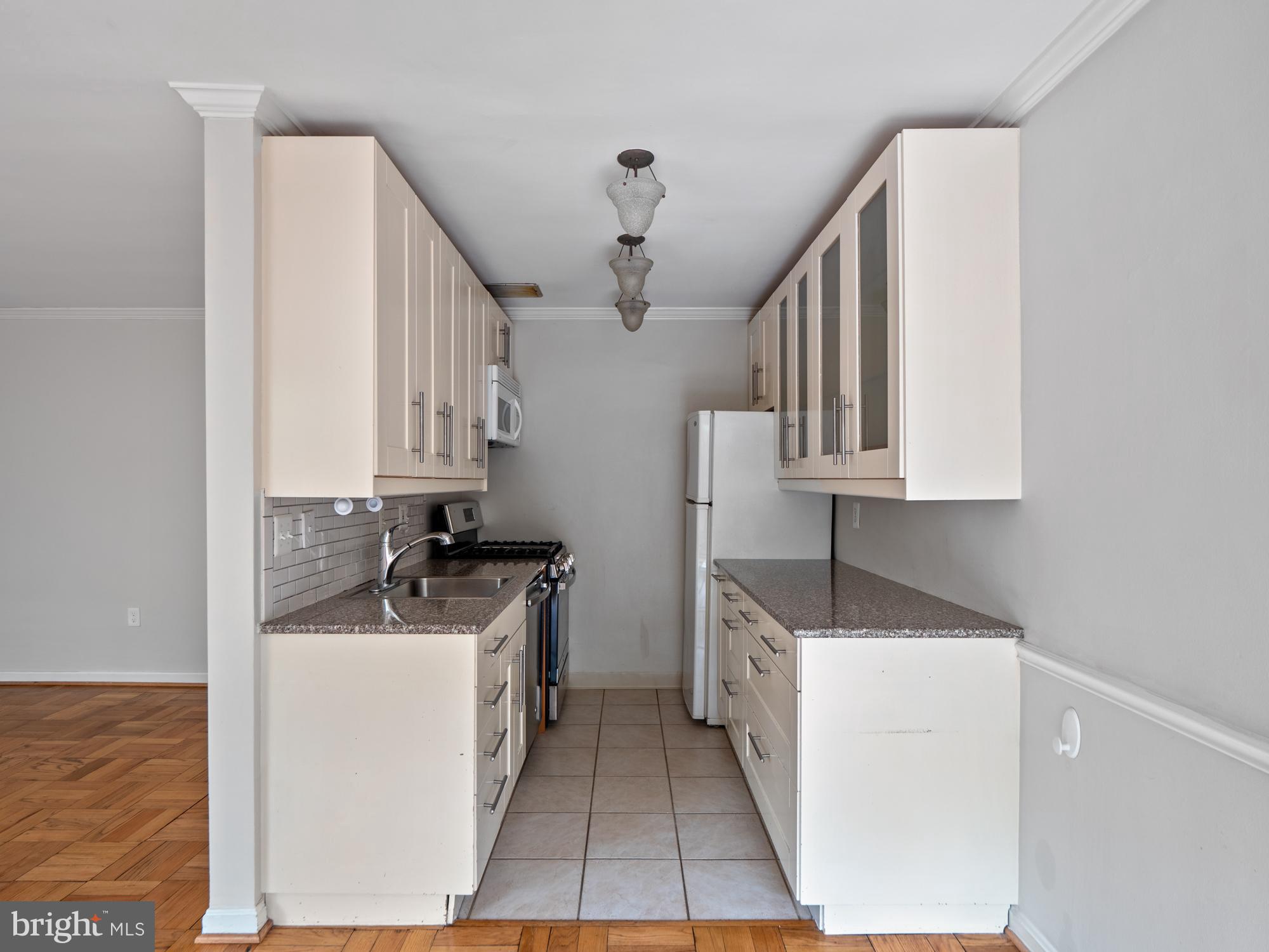 4114 Davis Place Northwest, Unit 111 Washington, DC 20007 - Photo 4 of 31