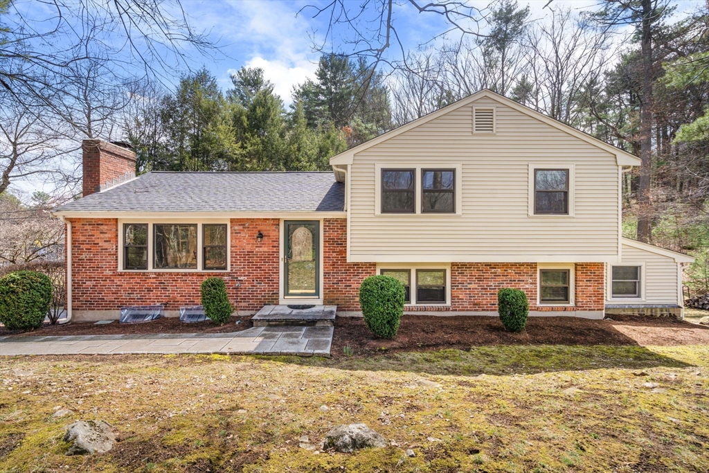 23 Hillcrest Road Medfield, MA 02052 - Photo 1 of 40 Gallery Image 1