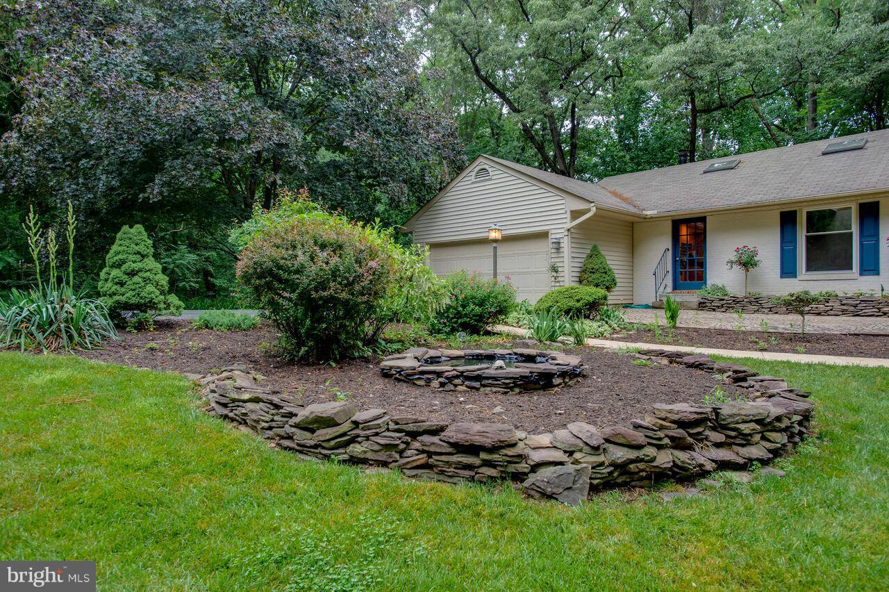 6411 Chapel View Road Clifton, VA 20124 - Photo 2 of 28 Exterior (Front)